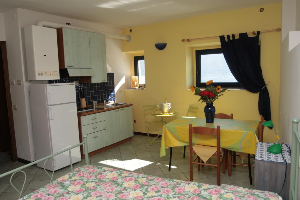 Villa Residence La Limonaia Gargnano Quarto foto